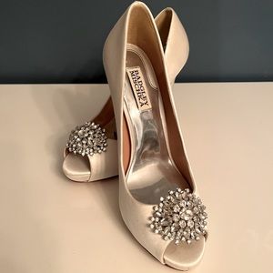 Badgley Mischka Jeannie Peep-Toe Pumps white satin wedding shoes 7.5